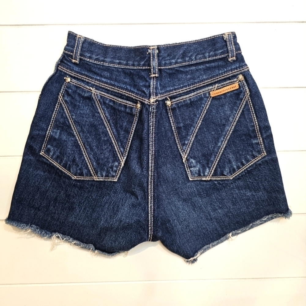 Vintage Gloria Vanderbilt High Rise Women's Cut Off Shorts Size 7 Western Button